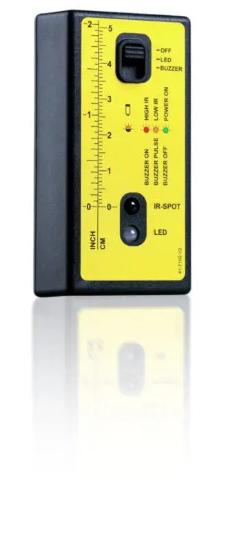 Marantec Spotfinder zur Einstellung von Infrarot-Lichtvorhängen an Industrietoren mit CONDOR MILAN und IXIO-DO1 Indus Anwesenheitssensoren