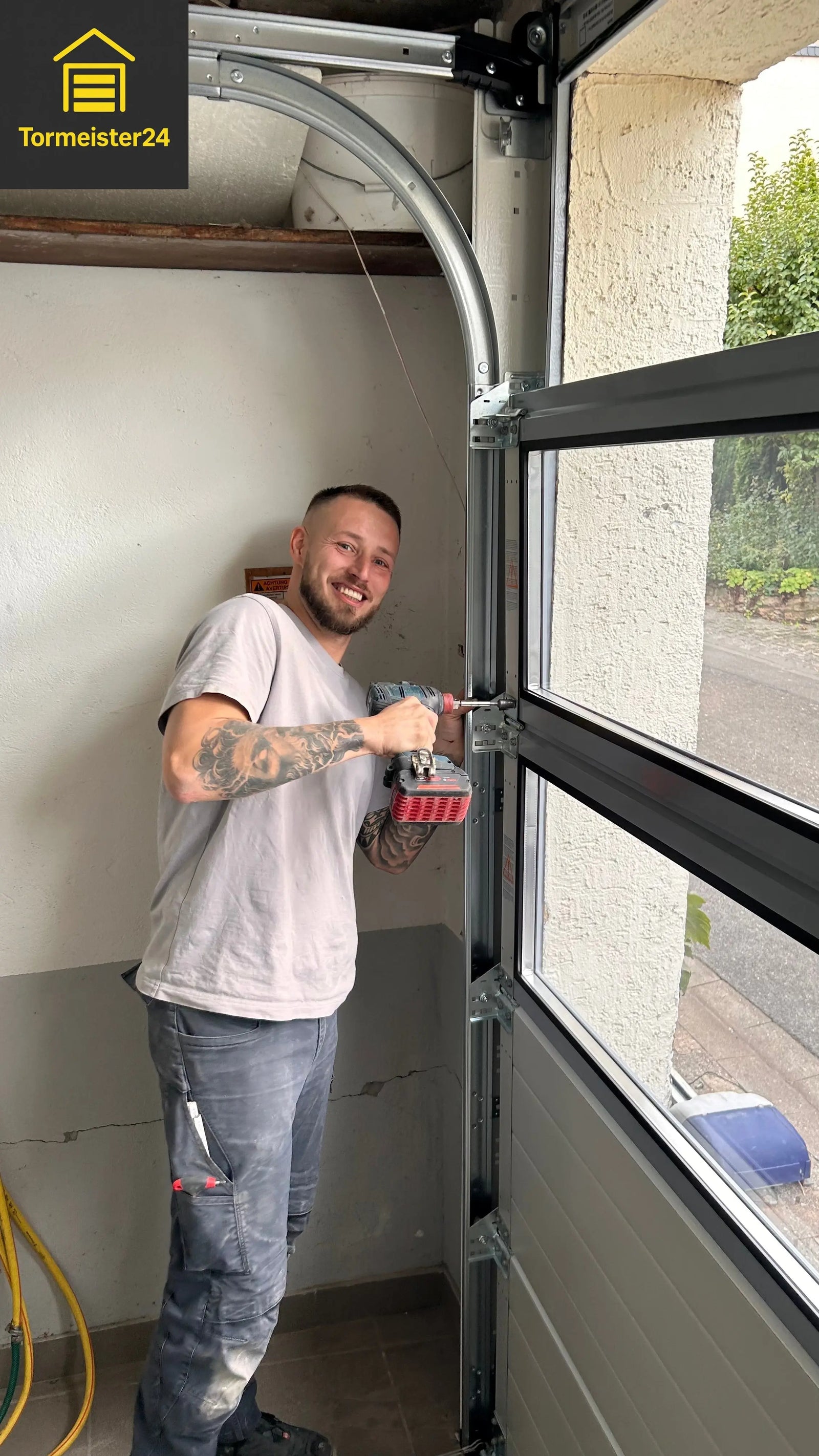 Daniel Schweighöfer Repariert Hörmann Garagentor in Bingen- Dromersheim