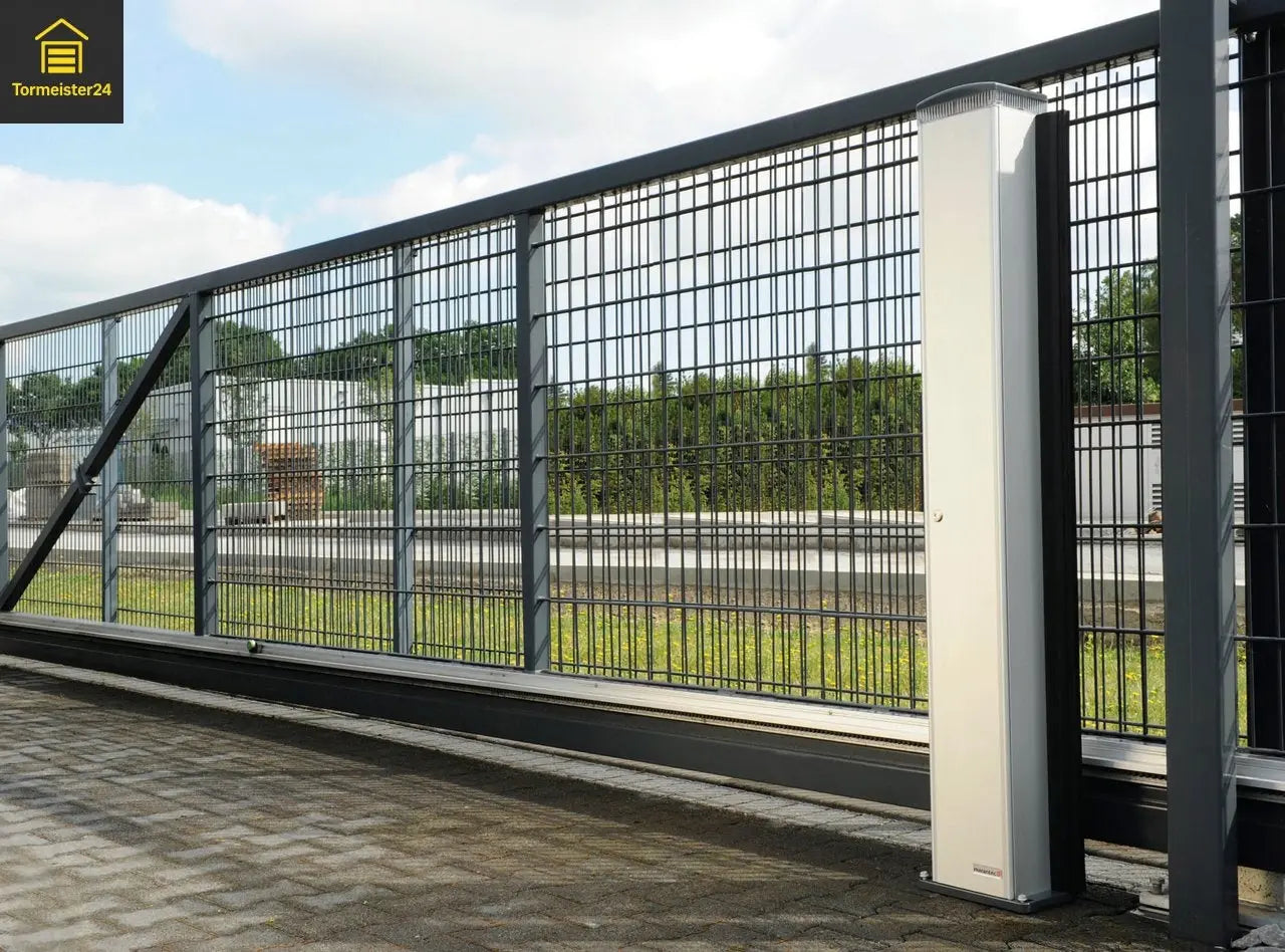 Schiebetorantriebe für Einfahrten – sicher, leistungsstark & komfortabel Tormeister24