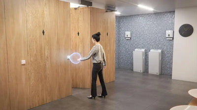 Radar-Taster mit farbigem LED-Ring zur Befehlsquittierung