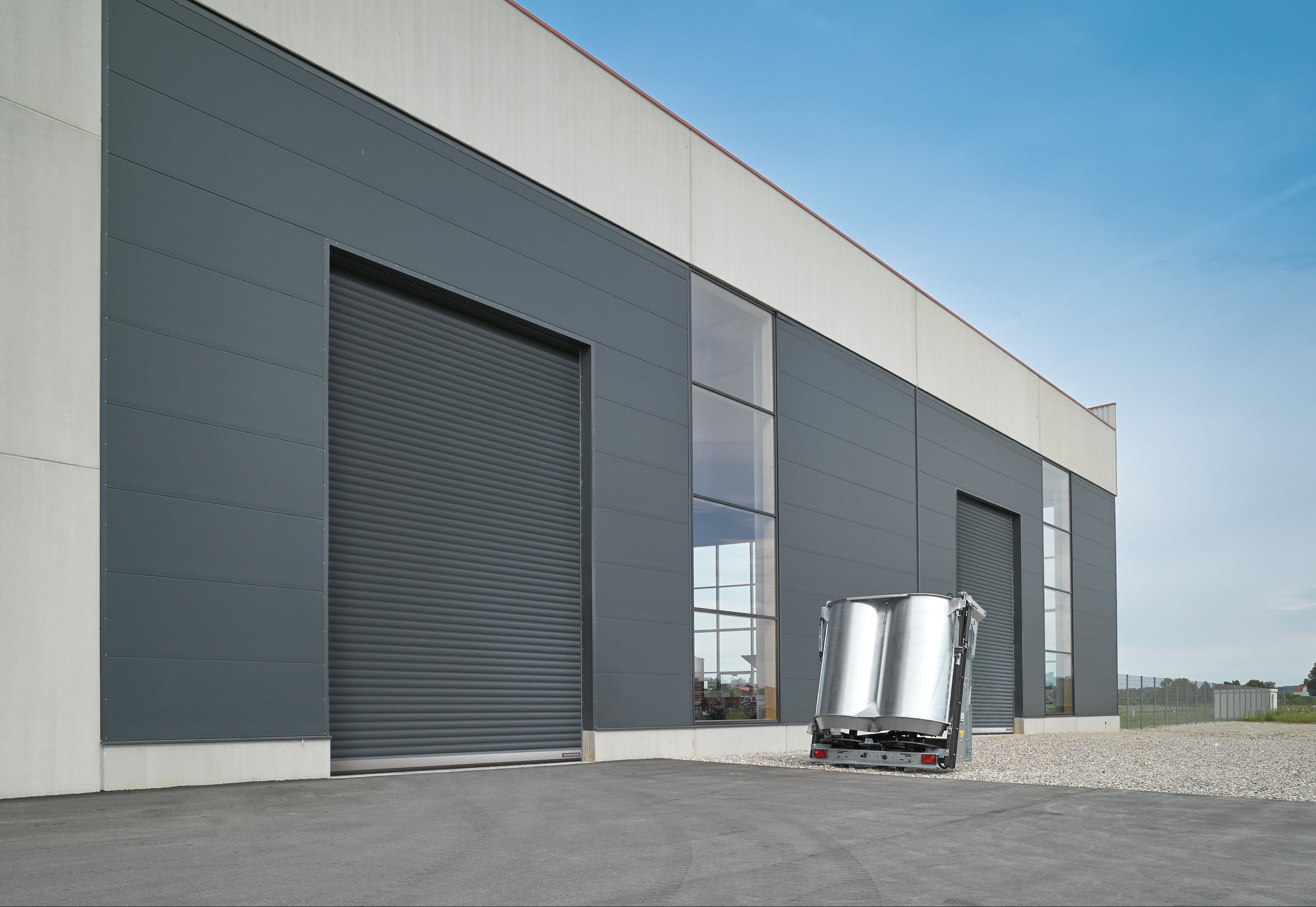 Rolltor Decotherm DD – robust, platzsparend, zuverlässig